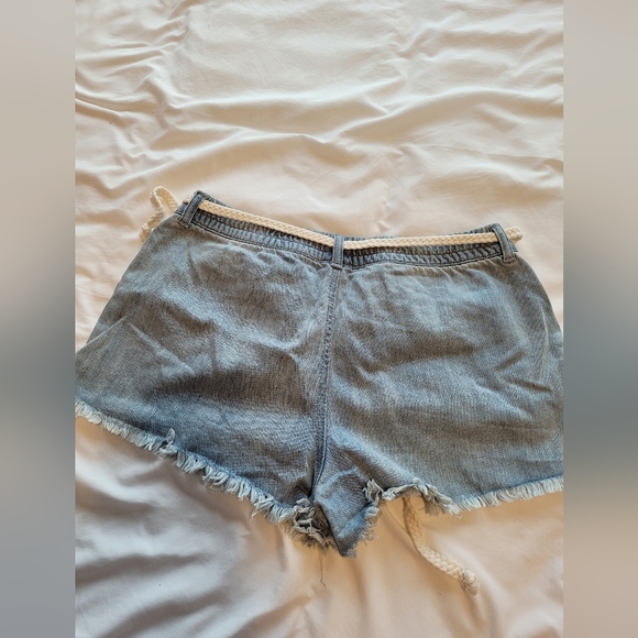 2/$15 🩳 Size small, Aerie denim shorts with lace detail and rope belt. - Picture 3 of 3